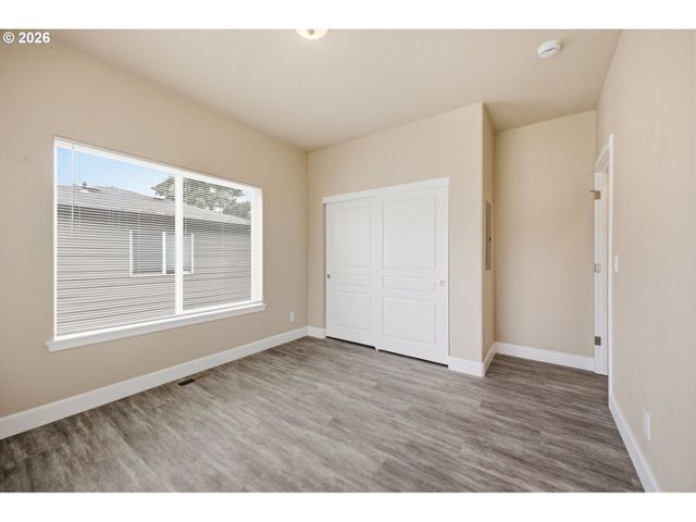 6136 Se DUKE St, Portland, OR 97206
