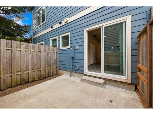 6136 Se DUKE St, Portland, OR 97206