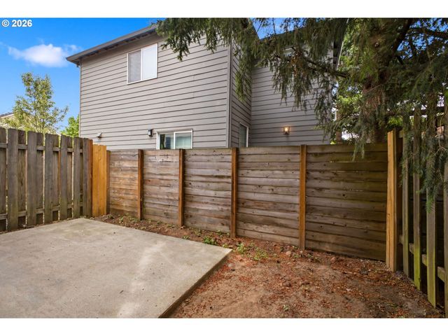 6136 Se DUKE St, Portland, OR 97206