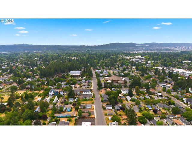 6136 Se DUKE St, Portland, OR 97206