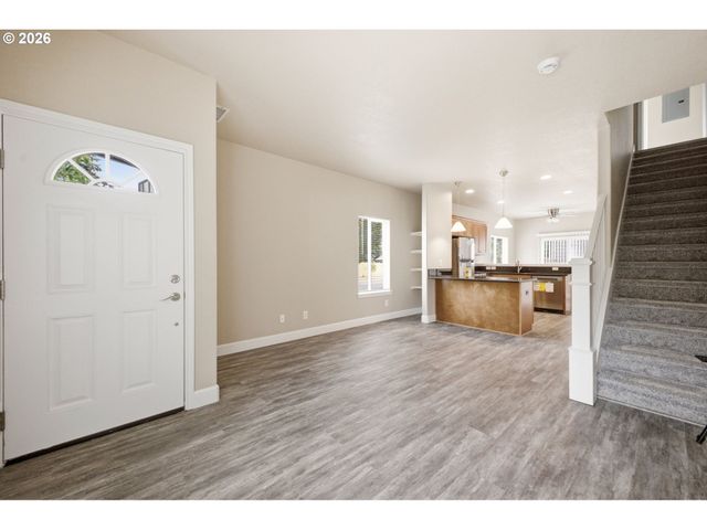 6136 Se DUKE St, Portland, OR 97206