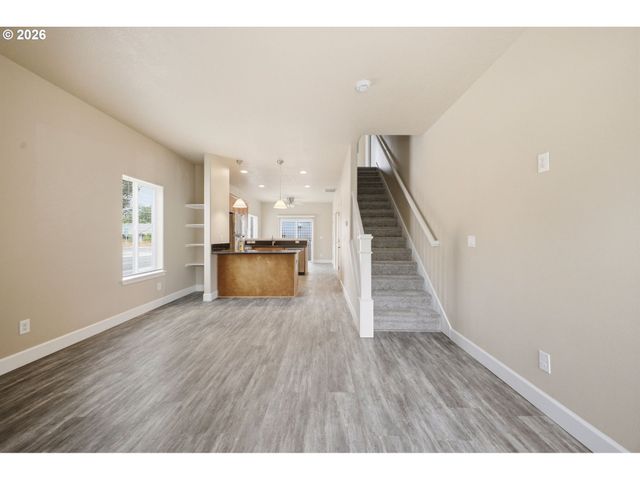 6136 Se DUKE St, Portland, OR 97206