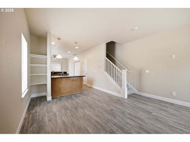 6136 Se DUKE St, Portland, OR 97206