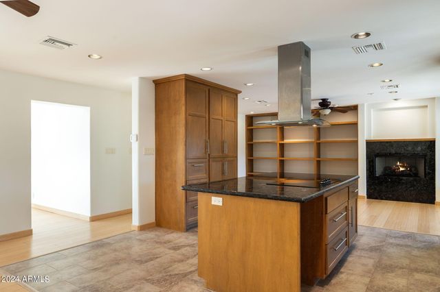 8643 E Sandalwood Drive, Scottsdale, AZ 85250