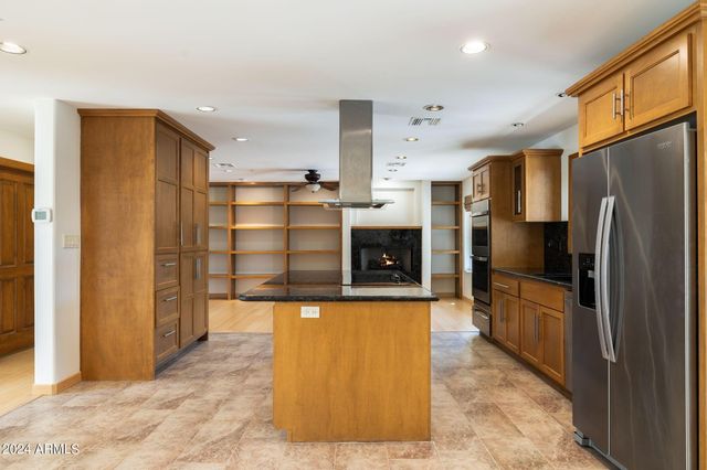 8643 E Sandalwood Drive, Scottsdale, AZ 85250