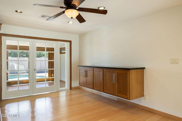 8643 E Sandalwood Drive, Scottsdale, AZ 85250