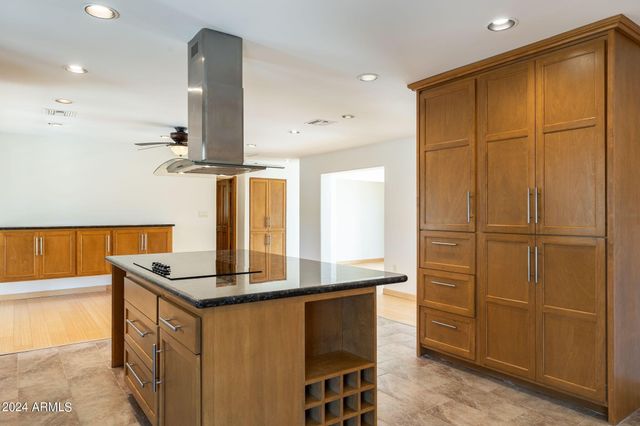 8643 E Sandalwood Drive, Scottsdale, AZ 85250