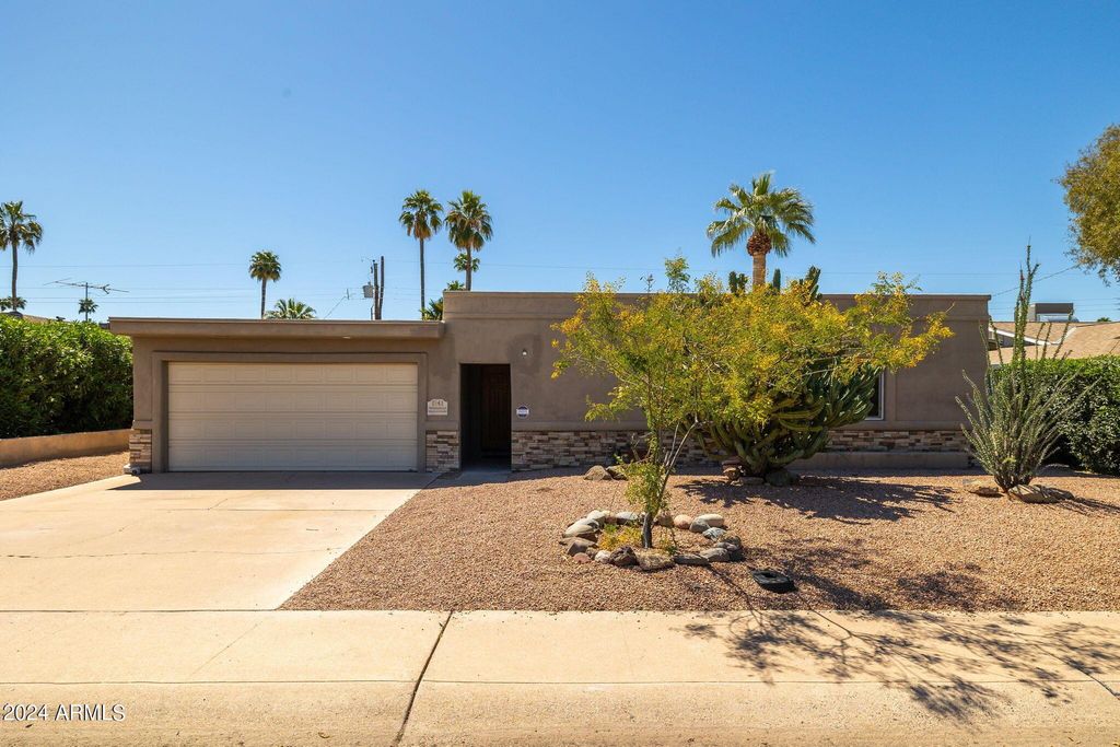 8643 E Sandalwood Drive, Scottsdale, AZ 85250