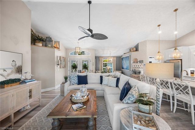 6681 Huntley LN S, Naples, FL 34104