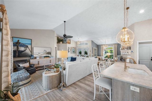 6681 Huntley LN S, Naples, FL 34104