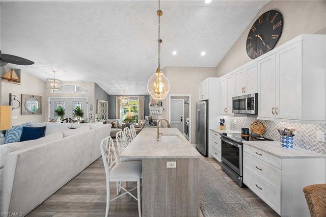 6681 Huntley LN S, Naples, FL 34104