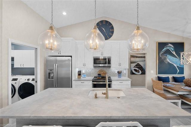 6681 Huntley LN S, Naples, FL 34104