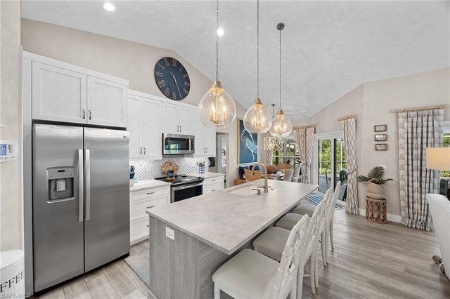 6681 Huntley LN S, Naples, FL 34104