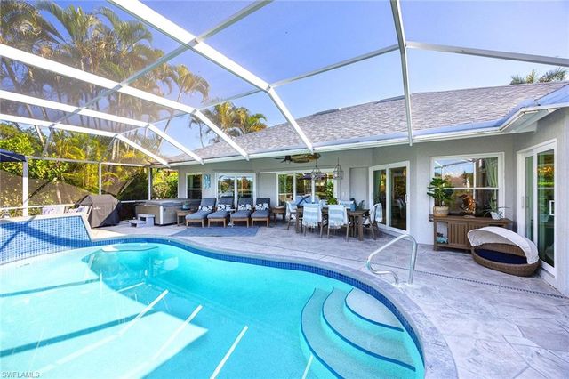 6681 Huntley LN S, Naples, FL 34104