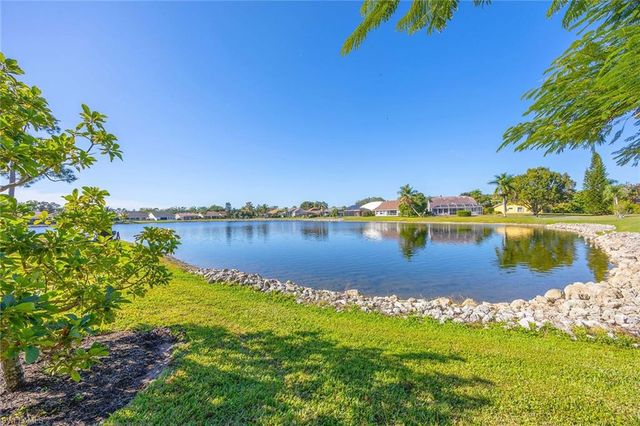 6681 Huntley LN S, Naples, FL 34104