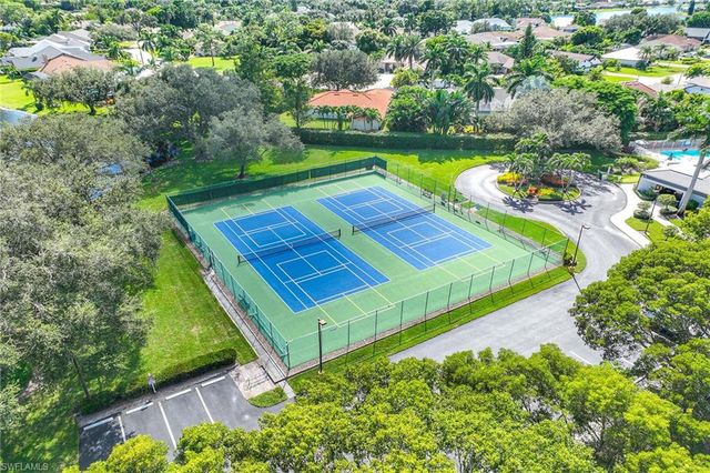 6681 Huntley LN S, Naples, FL 34104