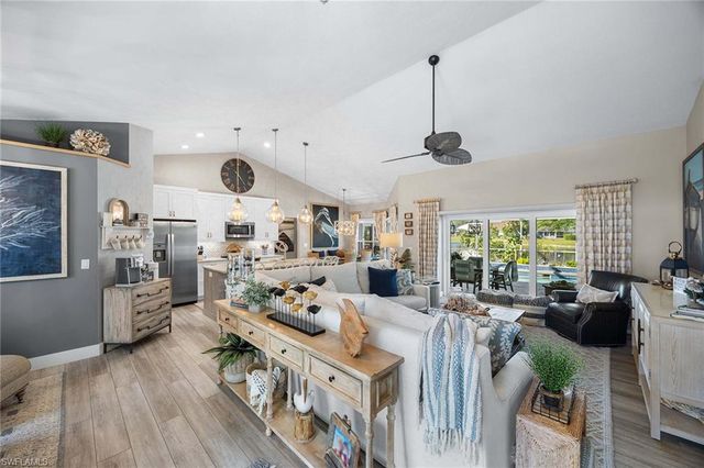 6681 Huntley LN S, Naples, FL 34104