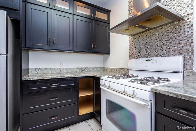 40945 Justin Drive, Sterling Heights, MI 48310