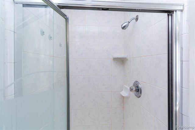 40945 Justin Drive, Sterling Heights, MI 48310