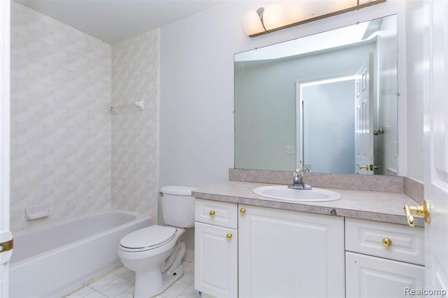 40945 Justin Drive, Sterling Heights, MI 48310