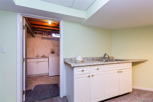 40945 Justin Drive, Sterling Heights, MI 48310