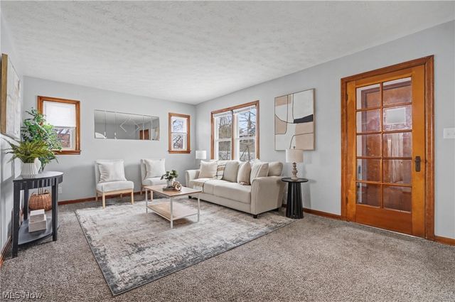 86 Southeast Avenue, Tallmadge, OH 44278