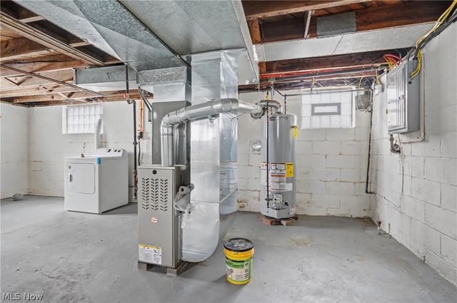 86 Southeast Avenue, Tallmadge, OH 44278