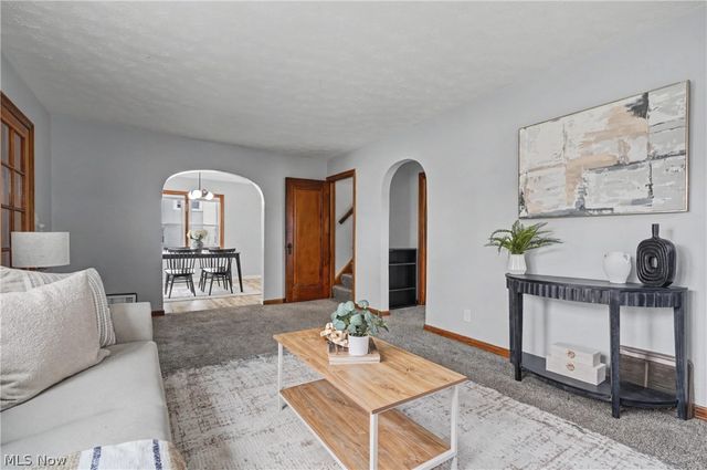 86 Southeast Avenue, Tallmadge, OH 44278