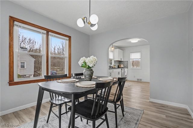 86 Southeast Avenue, Tallmadge, OH 44278