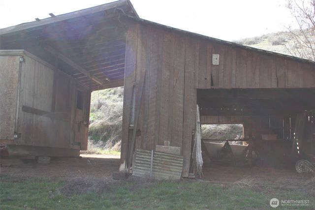 1411 Kellogg Hallow Road, Dayton, WA 99328