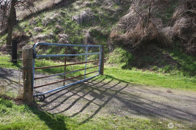 1411 Kellogg Hallow Road, Dayton, WA 99328