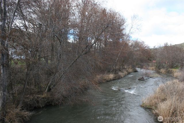 1411 Kellogg Hallow Road, Dayton, WA 99328