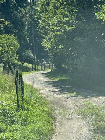 825 Durham Rd, Adams, TN 37010