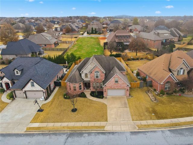 6405 44th Street, Rogers, AR 72758