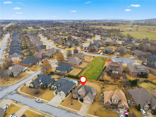 6405 44th Street, Rogers, AR 72758