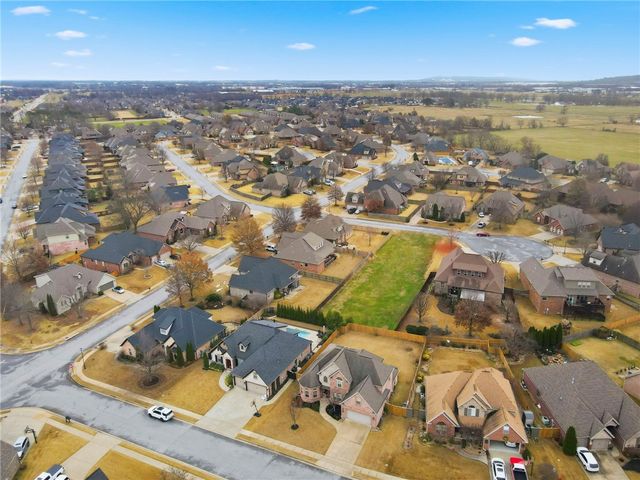 6405 44th Street, Rogers, AR 72758