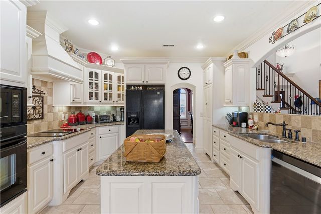 6405 44th Street, Rogers, AR 72758