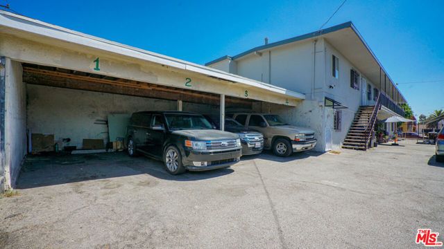 9021 Compton Avenue, Los Angeles, CA 90002