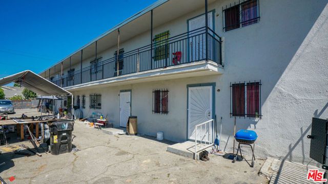 9021 Compton Avenue, Los Angeles, CA 90002