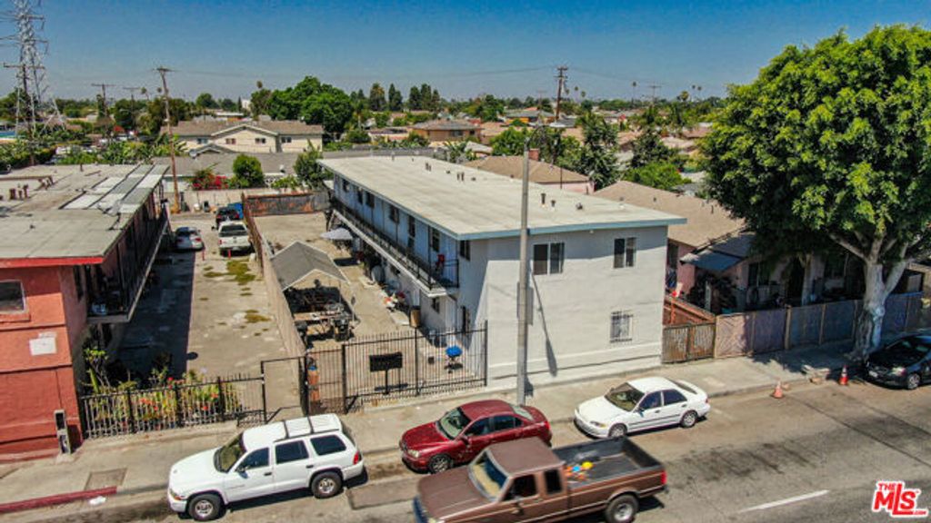 9021 Compton Avenue, Los Angeles, CA 90002