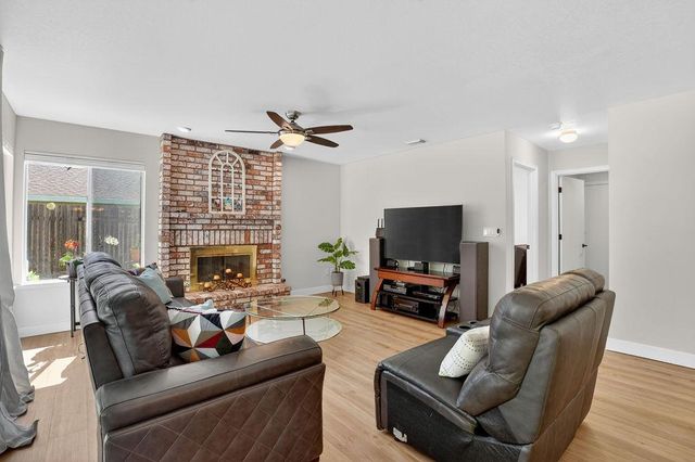 122 Goodell Rd, Folsom, CA 95630