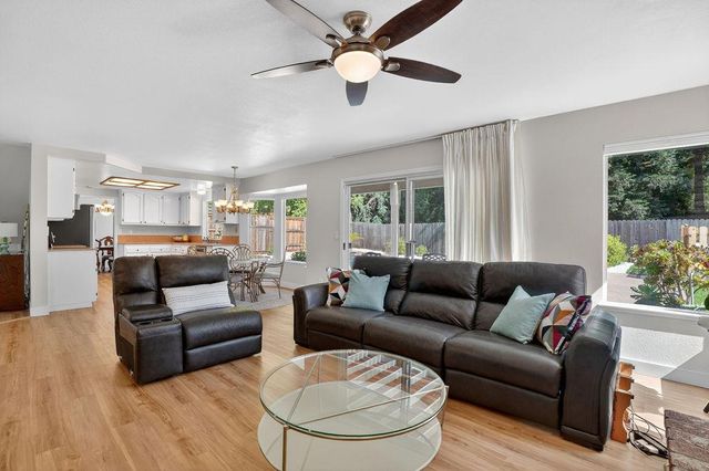 122 Goodell Rd, Folsom, CA 95630