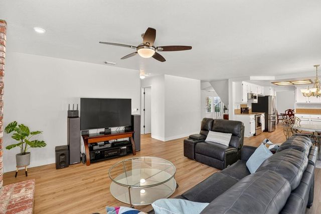 122 Goodell Rd, Folsom, CA 95630