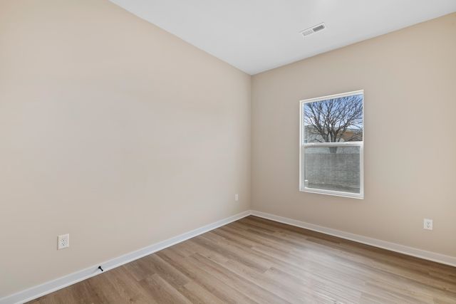 2453 W MacArthur Ct, Wichita, KS 67217