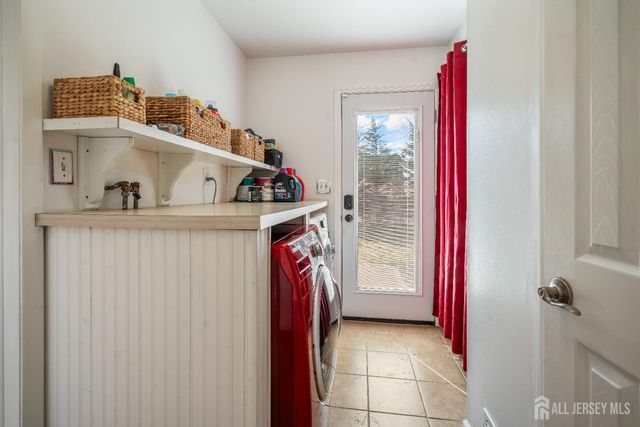 17 Carter Road, East Brunswick, NJ 08816