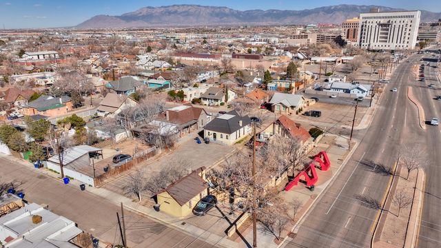 807 8th Street NW, Albuquerque, NM 87102