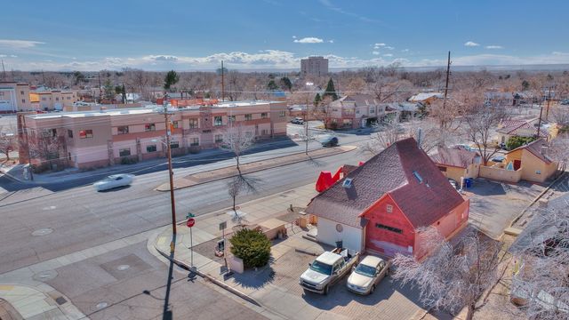 807 8th Street NW, Albuquerque, NM 87102