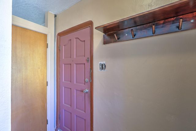 807 8th Street NW, Albuquerque, NM 87102