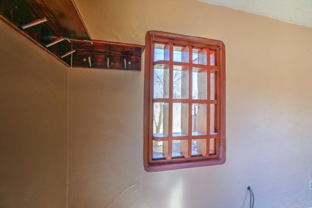 807 8th Street NW, Albuquerque, NM 87102