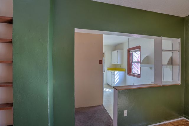 807 8th Street NW, Albuquerque, NM 87102